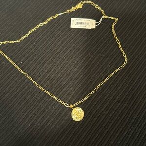 KENDRA SCOTT Dira Coin Pendant Necklace in Gold Tone